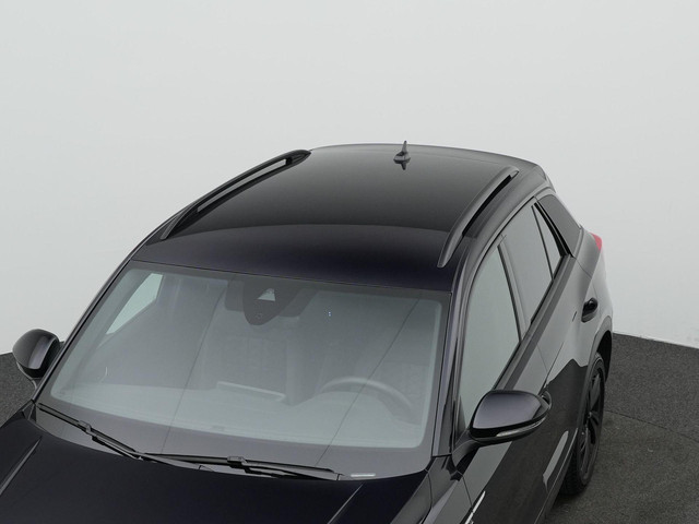 Volkswagen T-Roc 1.5 TSI 150 pk DSG R-Line | IQ Light | Parkeersensoren voor achter | Adaptive Cruise | Carplay