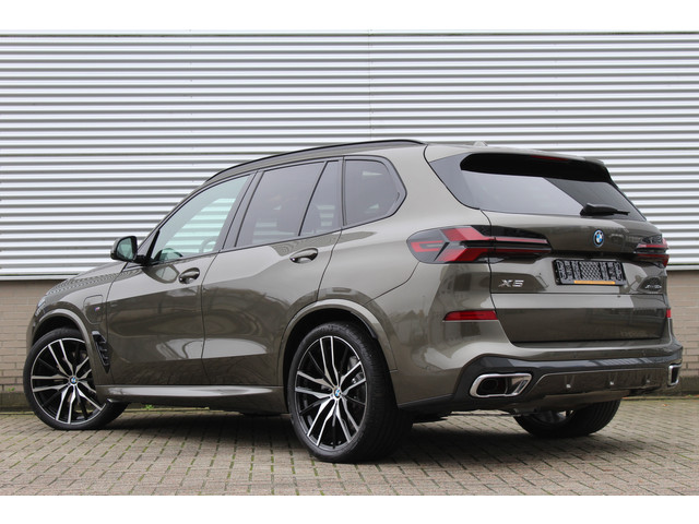 BMW X5 xDrive50e M-Sport | Panoramadak | Luchtvering | Harman Kardon | Iconic Glow | Trekhaak
