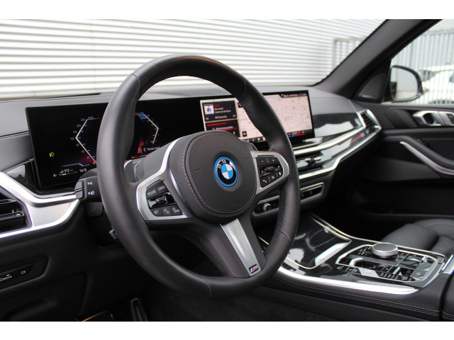 BMW X5 xDrive50e M-Sport | Panoramadak | Luchtvering | Harman Kardon | Iconic Glow | Trekhaak