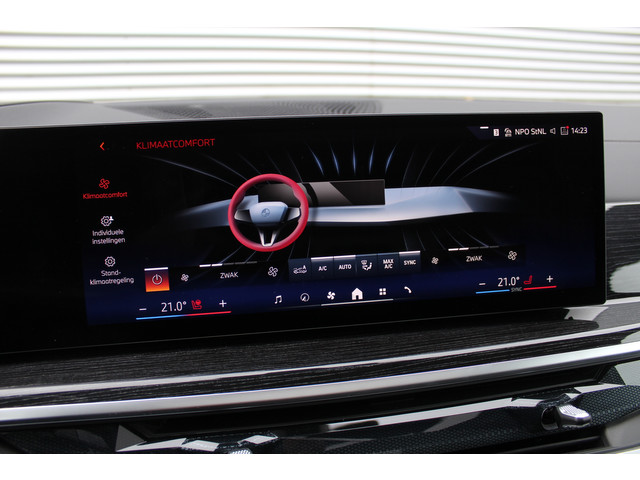 BMW X5 xDrive50e M-Sport | Panoramadak | Luchtvering | Harman Kardon | Iconic Glow | Trekhaak