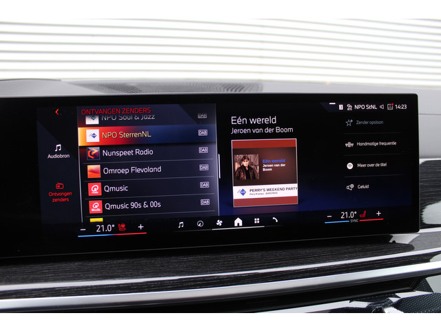 BMW X5 xDrive50e M-Sport | Panoramadak | Luchtvering | Harman Kardon | Iconic Glow | Trekhaak