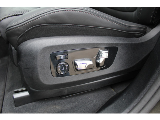 BMW X5 xDrive50e M-Sport | Panoramadak | Luchtvering | Harman Kardon | Iconic Glow | Trekhaak