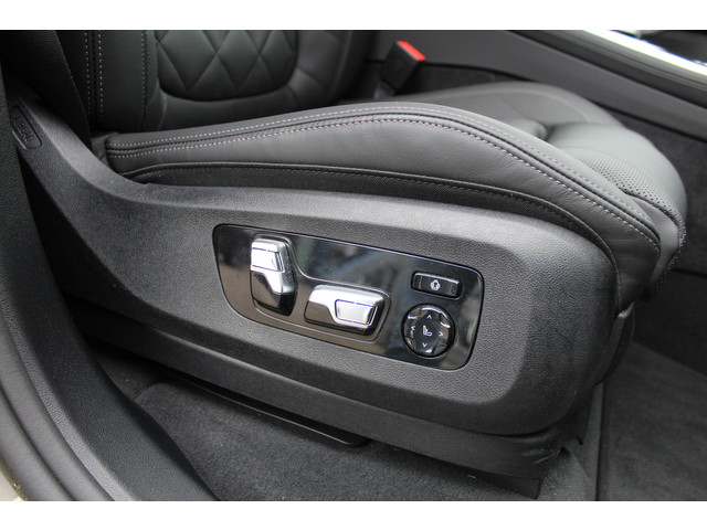 BMW X5 xDrive50e M-Sport | Panoramadak | Luchtvering | Harman Kardon | Iconic Glow | Trekhaak