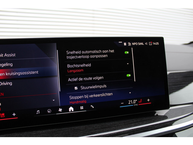 BMW X5 xDrive50e M-Sport | Panoramadak | Luchtvering | Harman Kardon | Iconic Glow | Trekhaak