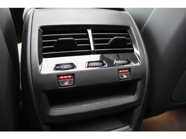 BMW X5 xDrive50e M-Sport | Panoramadak | Luchtvering | Harman Kardon | Iconic Glow | Trekhaak