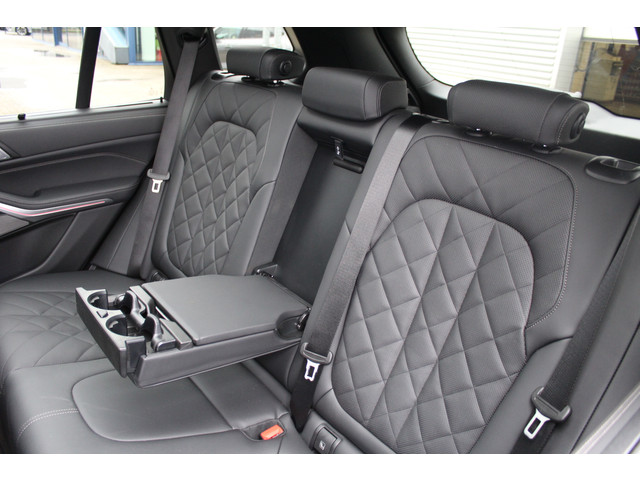 BMW X5 xDrive50e M-Sport | Panoramadak | Luchtvering | Harman Kardon | Iconic Glow | Trekhaak