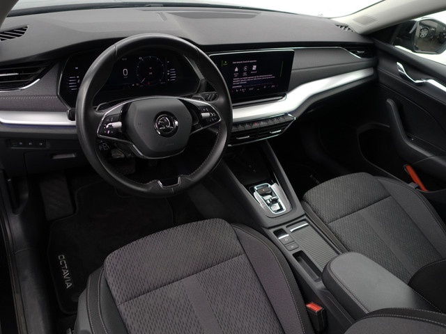 Skoda Octavia Combi 1.0 e-TSI Business Edition Plus Aut- Dynamic Select, Camera, Lane Assist, Sfeerverlichting, CarPlay, Android Auto, Stoelve