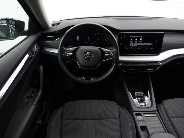 Skoda Octavia Combi 1.0 e-TSI Business Edition Plus Aut- Dynamic Select, Camera, Lane Assist, Sfeerverlichting, CarPlay, Android Auto, Stoelve