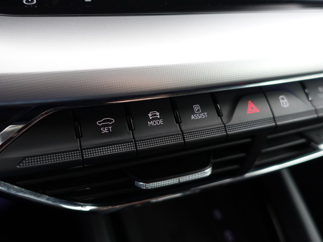 Skoda Octavia Combi 1.0 e-TSI Business Edition Plus Aut- Dynamic Select, Camera, Lane Assist, Sfeerverlichting, CarPlay, Android Auto, Stoelve