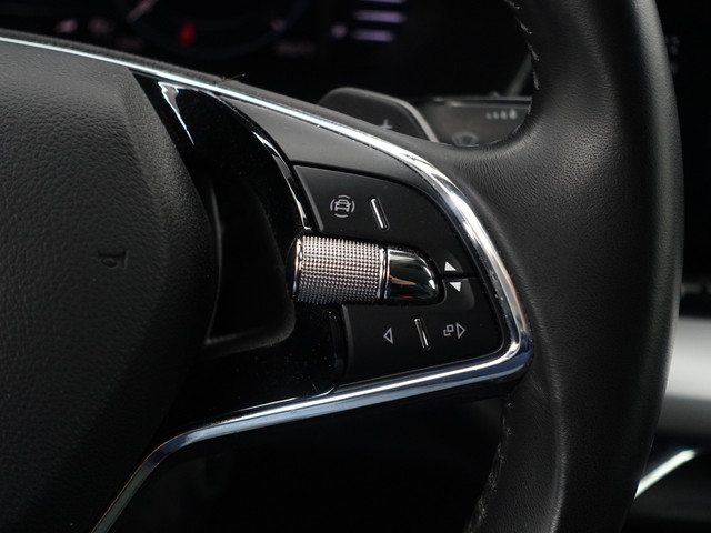 Skoda Octavia Combi 1.0 e-TSI Business Edition Plus Aut- Dynamic Select, Camera, Lane Assist, Sfeerverlichting, CarPlay, Android Auto, Stoelve