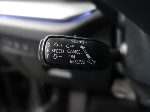 Skoda Octavia Combi 1.0 e-TSI Business Edition Plus Aut- Dynamic Select, Camera, Lane Assist, Sfeerverlichting, CarPlay, Android Auto, Stoelve