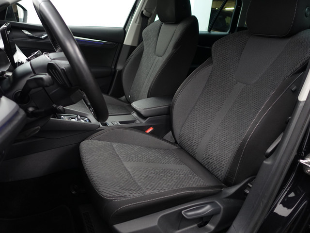 Skoda Octavia Combi 1.0 e-TSI Business Edition Plus Aut- Dynamic Select, Camera, Lane Assist, Sfeerverlichting, CarPlay, Android Auto, Stoelve