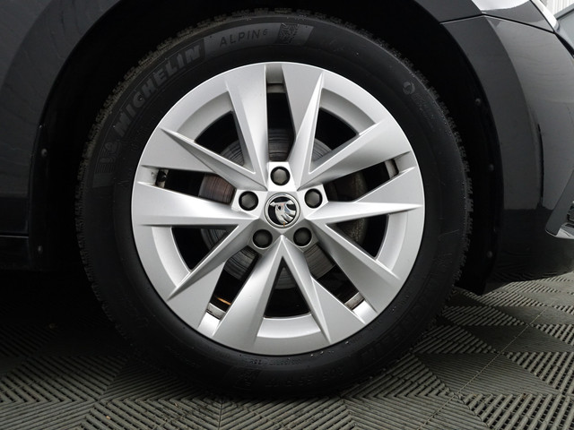 Skoda Octavia Combi 1.0 e-TSI Business Edition Plus Aut- Dynamic Select, Camera, Lane Assist, Sfeerverlichting, CarPlay, Android Auto, Stoelve