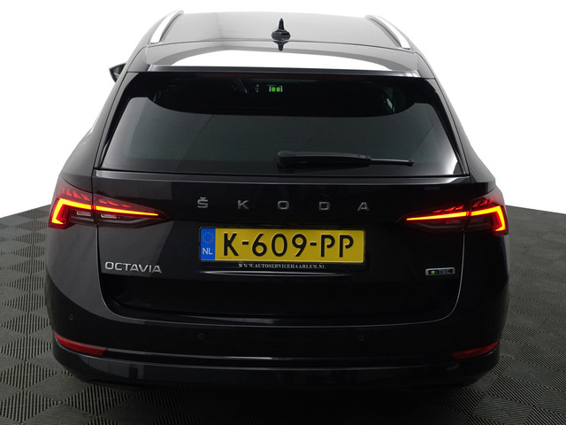 Skoda Octavia Combi 1.0 e-TSI Business Edition Plus Aut- Dynamic Select, Camera, Lane Assist, Sfeerverlichting, CarPlay, Android Auto, Stoelve
