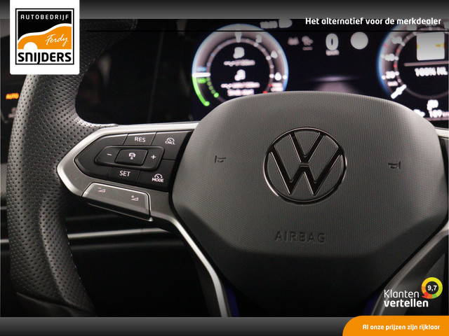 Volkswagen Golf 1.5 eHybrid GTE Black Style 272PK | HeadUp | IQ | Elec.Trekhaak | PDC + Cam | Winterpack - RIJKLAAR