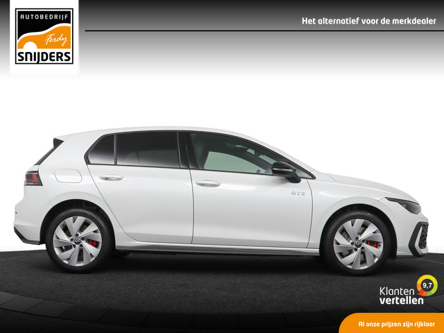 Volkswagen Golf 1.5 eHybrid GTE Black Style 272PK | HeadUp | IQ | Elec.Trekhaak | PDC + Cam | Winterpack - RIJKLAAR