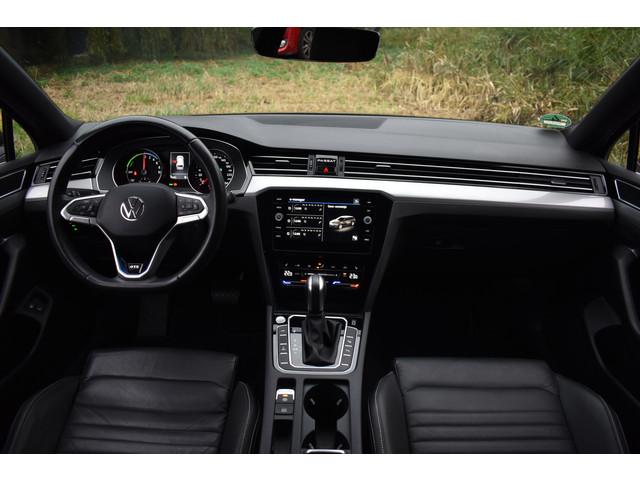 Volkswagen Passat Variant GTE 218PK DSG HYBRID GTE BUSINESS LEDER CAMERA IQ-LIGHT