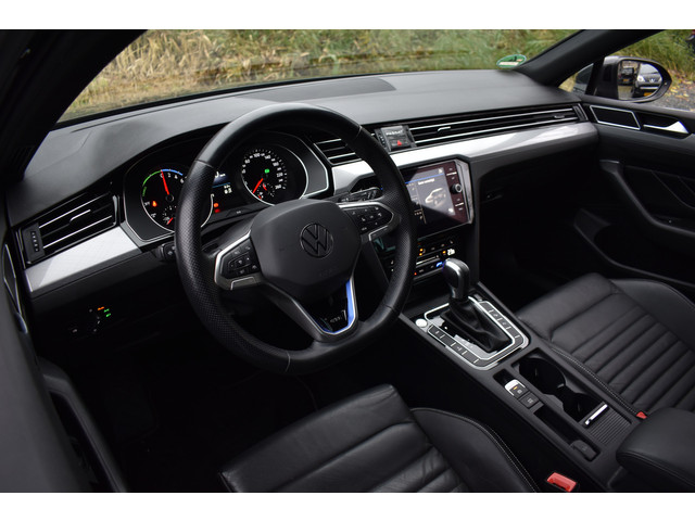 Volkswagen Passat Variant GTE 218PK DSG HYBRID GTE BUSINESS LEDER CAMERA IQ-LIGHT