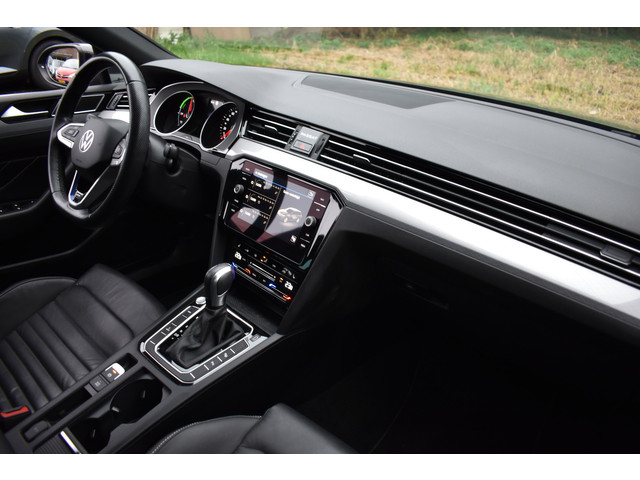 Volkswagen Passat Variant GTE 218PK DSG HYBRID GTE BUSINESS LEDER CAMERA IQ-LIGHT