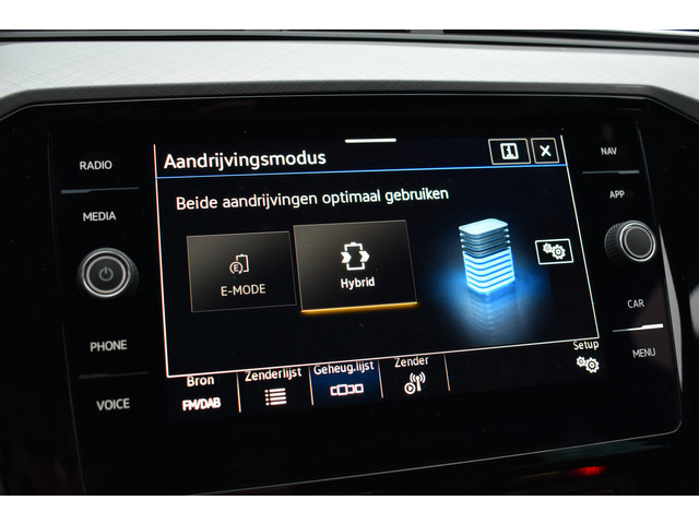 Volkswagen Passat Variant GTE 218PK DSG HYBRID GTE BUSINESS LEDER CAMERA IQ-LIGHT