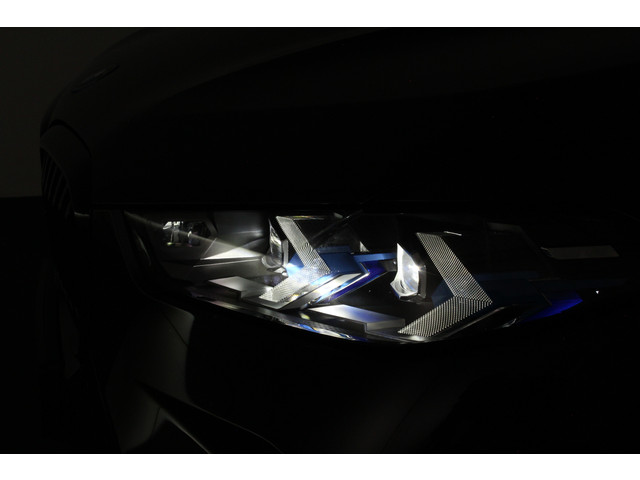 BMW X5 xDrive50e 490pk > Innovatie-pakket Trekhaak Travel-pakket Shadow line