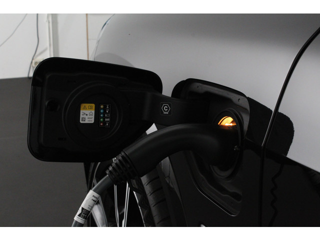 BMW X5 xDrive50e 490pk > Innovatie-pakket Trekhaak Travel-pakket Shadow line