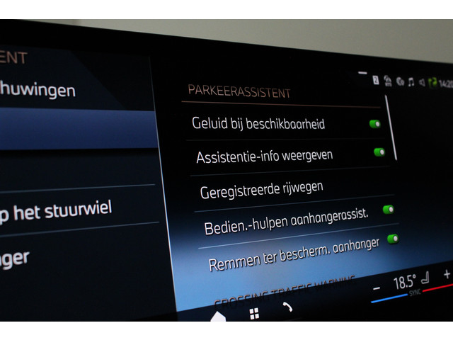 BMW X5 xDrive50e 490pk > Innovatie-pakket Trekhaak Travel-pakket Shadow line