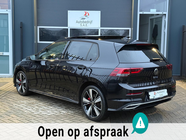 Volkswagen Golf 1.4 eHybrid GTE 245 pk IQ LIGHT PANO SFEER CARPLAY !
