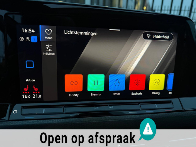 Volkswagen Golf 1.4 eHybrid GTE 245 pk IQ LIGHT PANO SFEER CARPLAY !