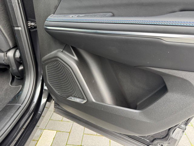 Lynk & Co 01 1.5 Bomvol Black Edition 261PK 360°Camera