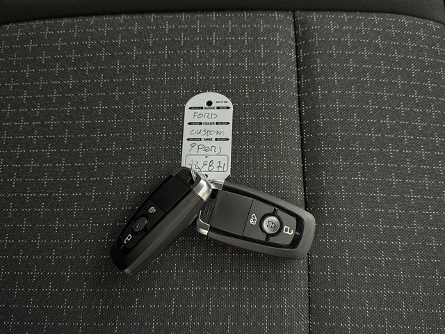 Ford Transit Custom 2.5 Phev Automaat 9-Persoons Kombi | Personenbus | Navigatie | Camera | Trekhaak | 2xSchuifdeur | Privacy