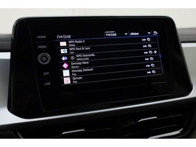 Volkswagen T-Roc 1.0TSI 116PK Life · Apple Android · Parkeersensoren · LED · Garantie tot januari 2027