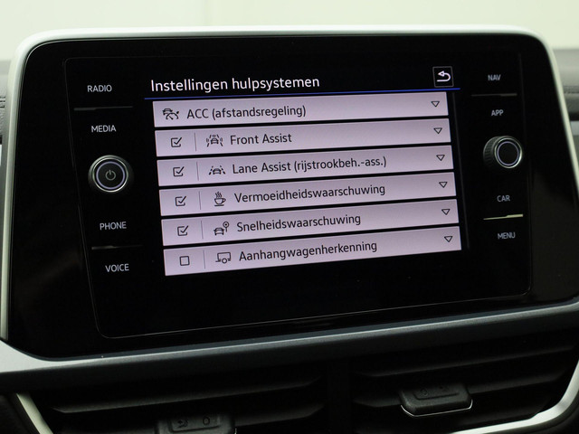 Volkswagen T-Roc 1.5TSI 150PK Style DSG · Navigatie · Trekhaak · Apple Android carplay · Clima · Stoelverwarming & massage · Garantie tot decembe