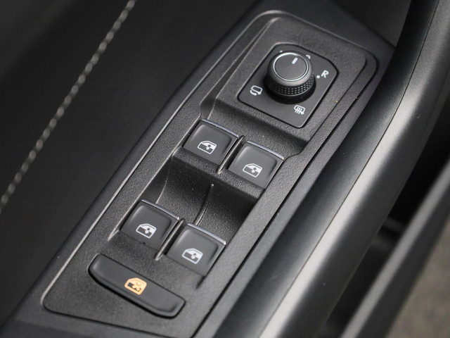 Volkswagen T-Roc 1.5TSI 150PK Style DSG · Navigatie · Trekhaak · Apple Android carplay · Clima · Stoelverwarming & massage · Garantie tot decembe