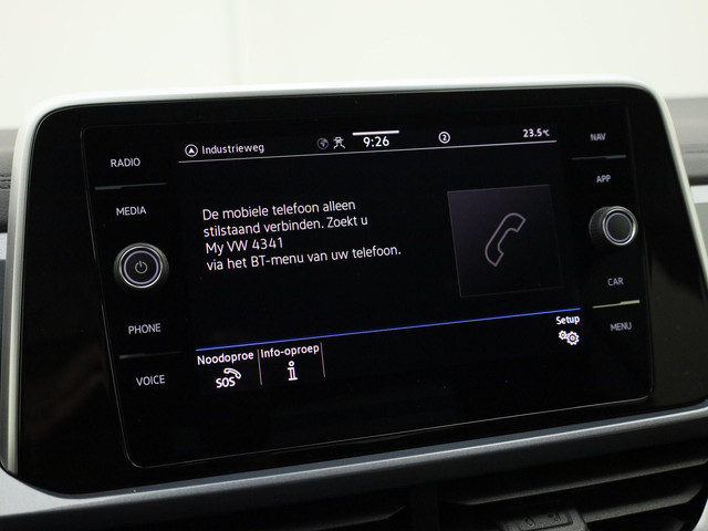 Volkswagen T-Roc 1.5TSI 150PK Style DSG · Navigatie · Trekhaak · Apple Android carplay · Clima · Stoelverwarming & massage · Garantie tot decembe