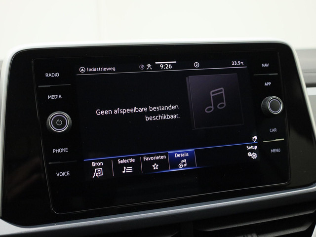 Volkswagen T-Roc 1.5TSI 150PK Style DSG · Navigatie · Trekhaak · Apple Android carplay · Clima · Stoelverwarming & massage · Garantie tot decembe