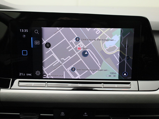 Volkswagen Golf Variant 1.0eTSI 110PK Life DSG · Navigatie · Trekhaak · Apple Android Car Play ·Garantie t m 06-05-2027 of 100.000km