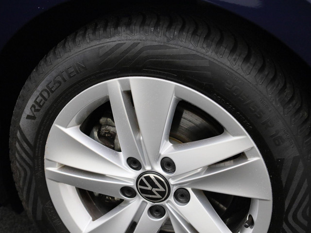 Volkswagen Golf Variant 1.0eTSI 110PK Life DSG · Navigatie · Trekhaak · Apple Android Car Play ·Garantie t m 06-05-2027 of 100.000km