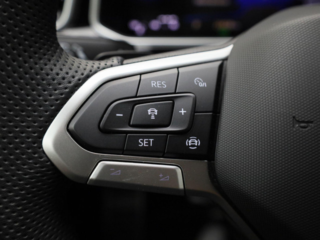 Volkswagen T-Roc 1.5TSI 150PK R-Line DSG · Camera · Navigatie · Apple Android Car Play · Trekhaak · Garantie tot februari 2027