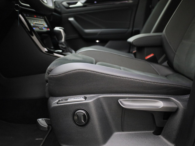 Volkswagen T-Roc 1.5TSI 150PK R-Line DSG · Camera · Navigatie · Apple Android Car Play · Trekhaak · Garantie tot februari 2027