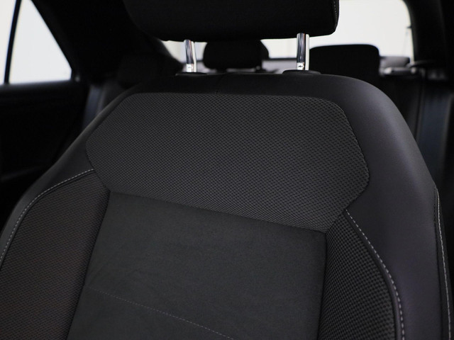 Volkswagen T-Roc 1.5TSI 150PK R-Line DSG · Camera · Navigatie · Apple Android Car Play · Trekhaak · Garantie tot februari 2027