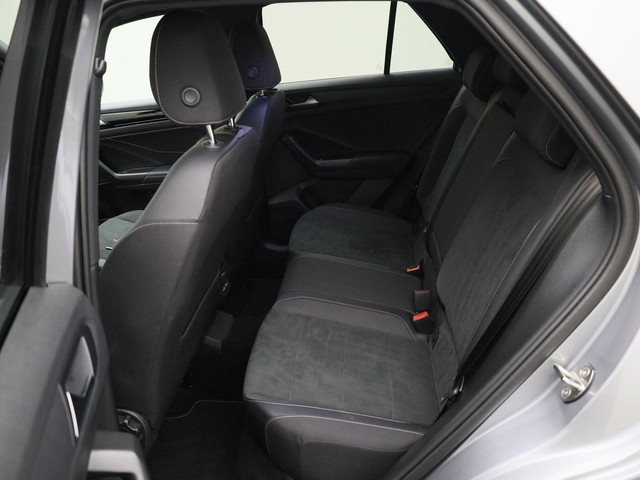 Volkswagen T-Roc 1.5TSI 150PK R-Line DSG · Camera · Navigatie · Apple Android Car Play · Trekhaak · Garantie tot februari 2027