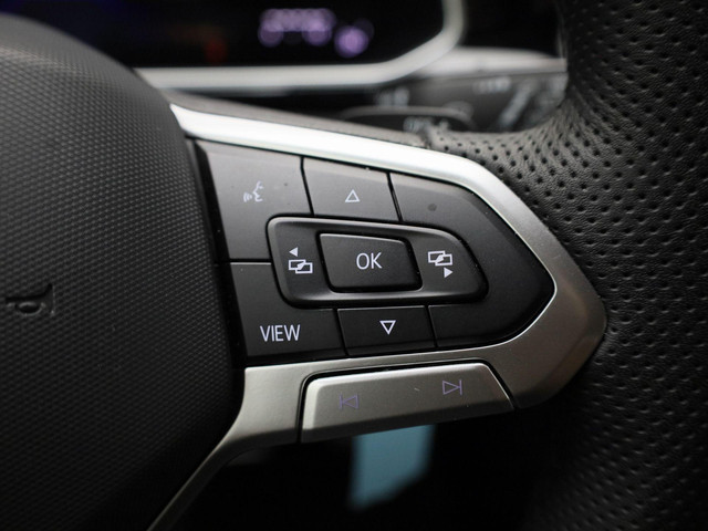 Volkswagen T-Roc 1.5TSI 150PK R-Line DSG · Camera · Navigatie · Apple Android Car Play · Trekhaak · Garantie tot februari 2027