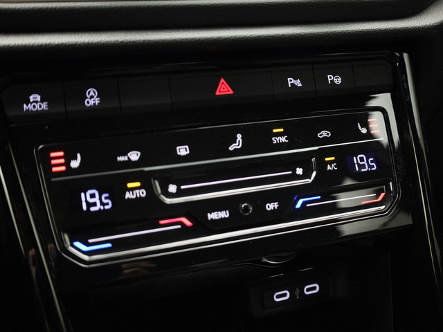 Volkswagen T-Roc 1.5TSI 150PK R-Line DSG · Camera · Navigatie · Apple Android Car Play · Trekhaak · Garantie tot februari 2027