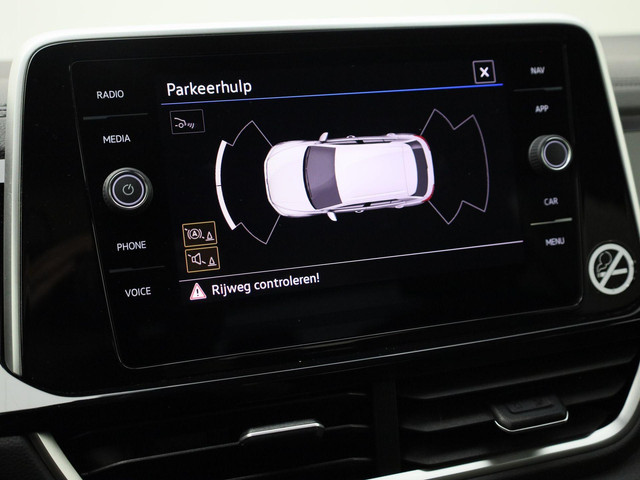 Volkswagen T-Roc 1.5TSI 150PK R-Line DSG · Camera · Navigatie · Apple Android Car Play · Trekhaak · Garantie tot februari 2027