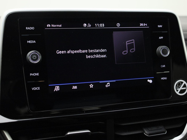 Volkswagen T-Roc 1.5TSI 150PK R-Line DSG · Camera · Navigatie · Apple Android Car Play · Trekhaak · Garantie tot februari 2027