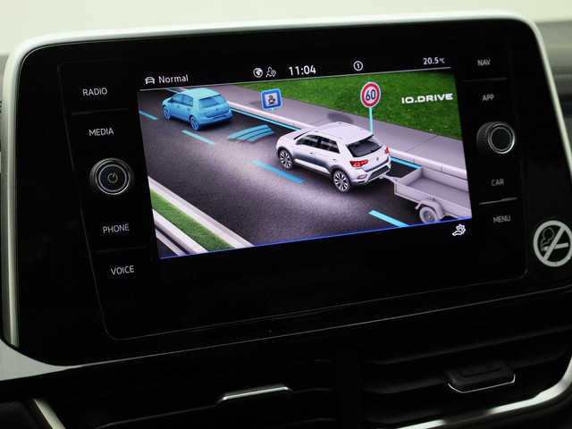 Volkswagen T-Roc 1.5TSI 150PK R-Line DSG · Camera · Navigatie · Apple Android Car Play · Trekhaak · Garantie tot februari 2027