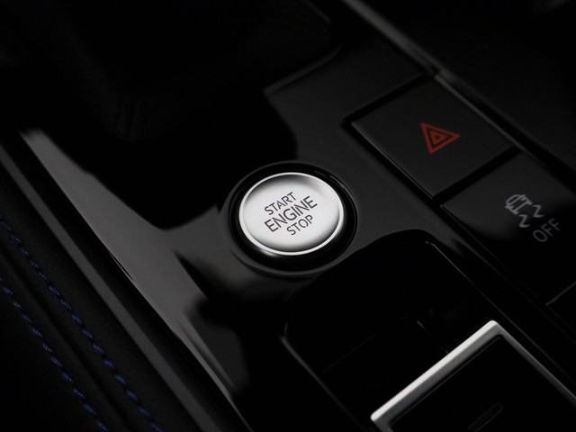 Volkswagen Touareg 3.0 TSieHybrid 340kW 462PK 4MOTION R · Panoramadak · Elek. Trekhaak · 360°Camera · Stoelmassage & ventilatie · Garantie t m 11-0