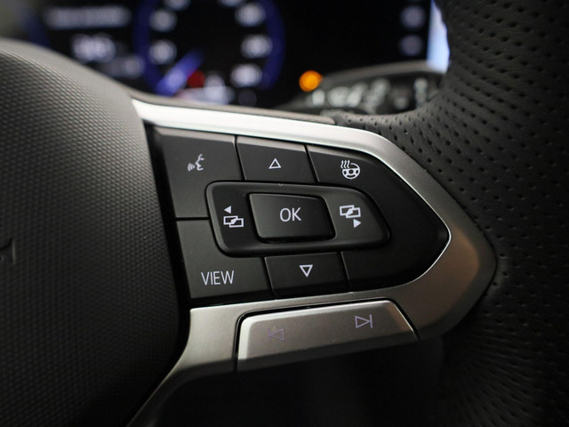 Volkswagen Touareg 3.0 TSieHybrid 340kW 462PK 4MOTION R · Panoramadak · Elek. Trekhaak · 360°Camera · Stoelmassage & ventilatie · Garantie t m 11-0