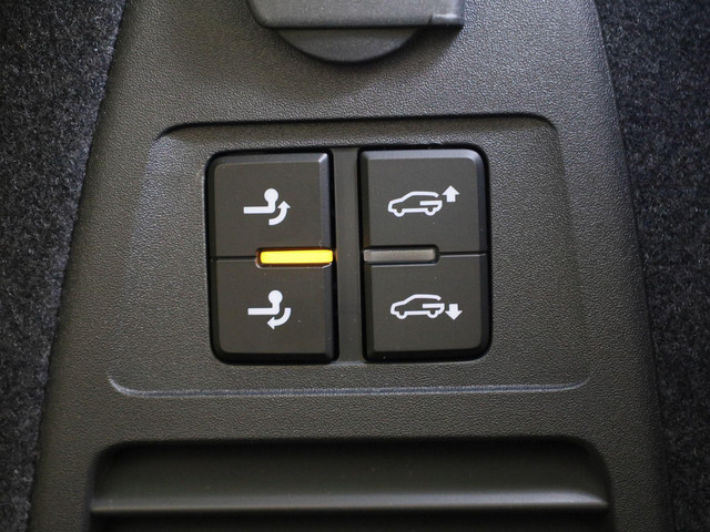 Volkswagen Touareg 3.0 TSieHybrid 340kW 462PK 4MOTION R · Panoramadak · Elek. Trekhaak · 360°Camera · Stoelmassage & ventilatie · Garantie t m 11-0